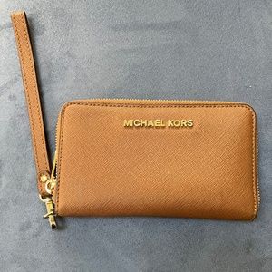 Michael Kors Wristlet Wallet